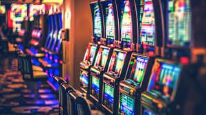 Người chơi Việt Nam khám phá slot online và mini game trên điện thoại qua mb67